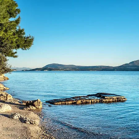 Old Boat Double 5 Nikiana